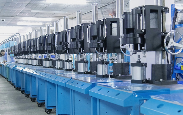 How Oily Compressed Air Impacts PU Tubing Service Life